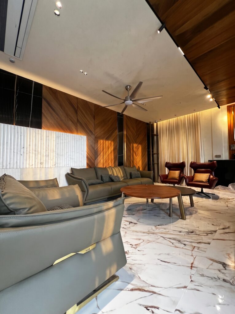 Ultra-realistic_luxury_living_room_render,_202606172001