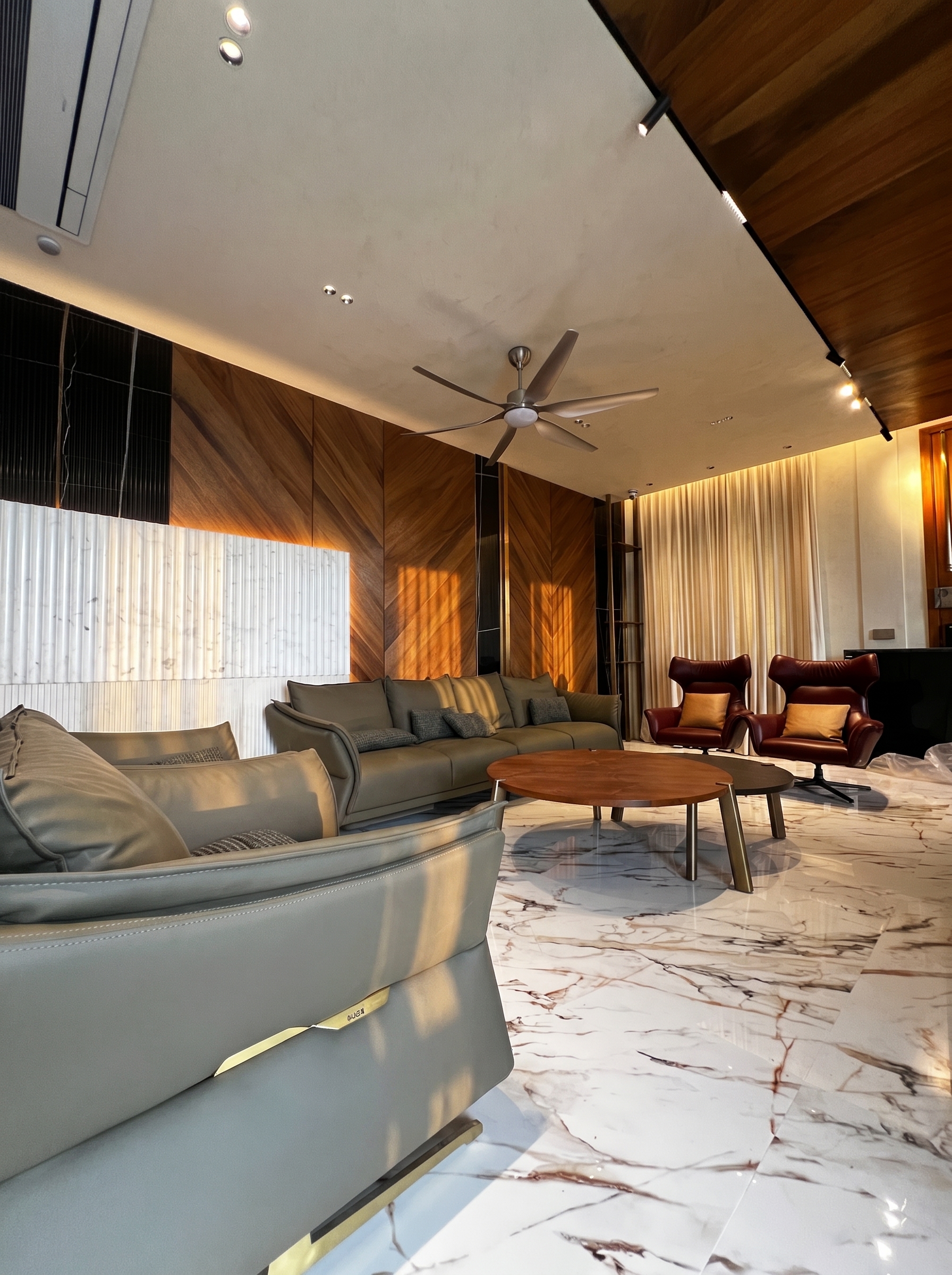 Ultra-realistic_luxury_living_room_render,_202606172001